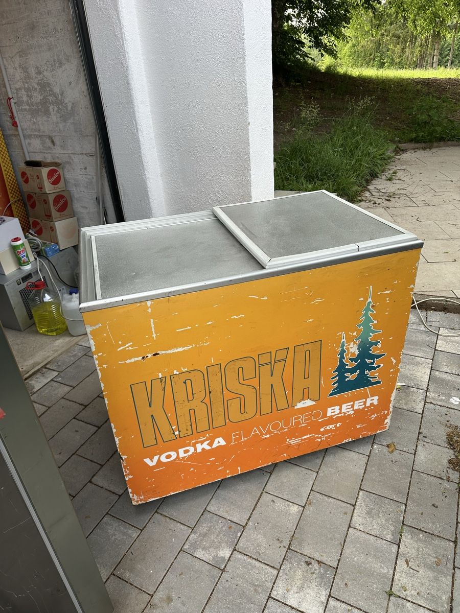 Frigoriferi: Kühltruhe / Getränketruhe – Usato da Kleindöttingen venduto da jas_5nyc
