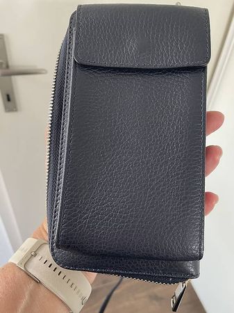 Ledertasche klein in dunkelblau neuwertig