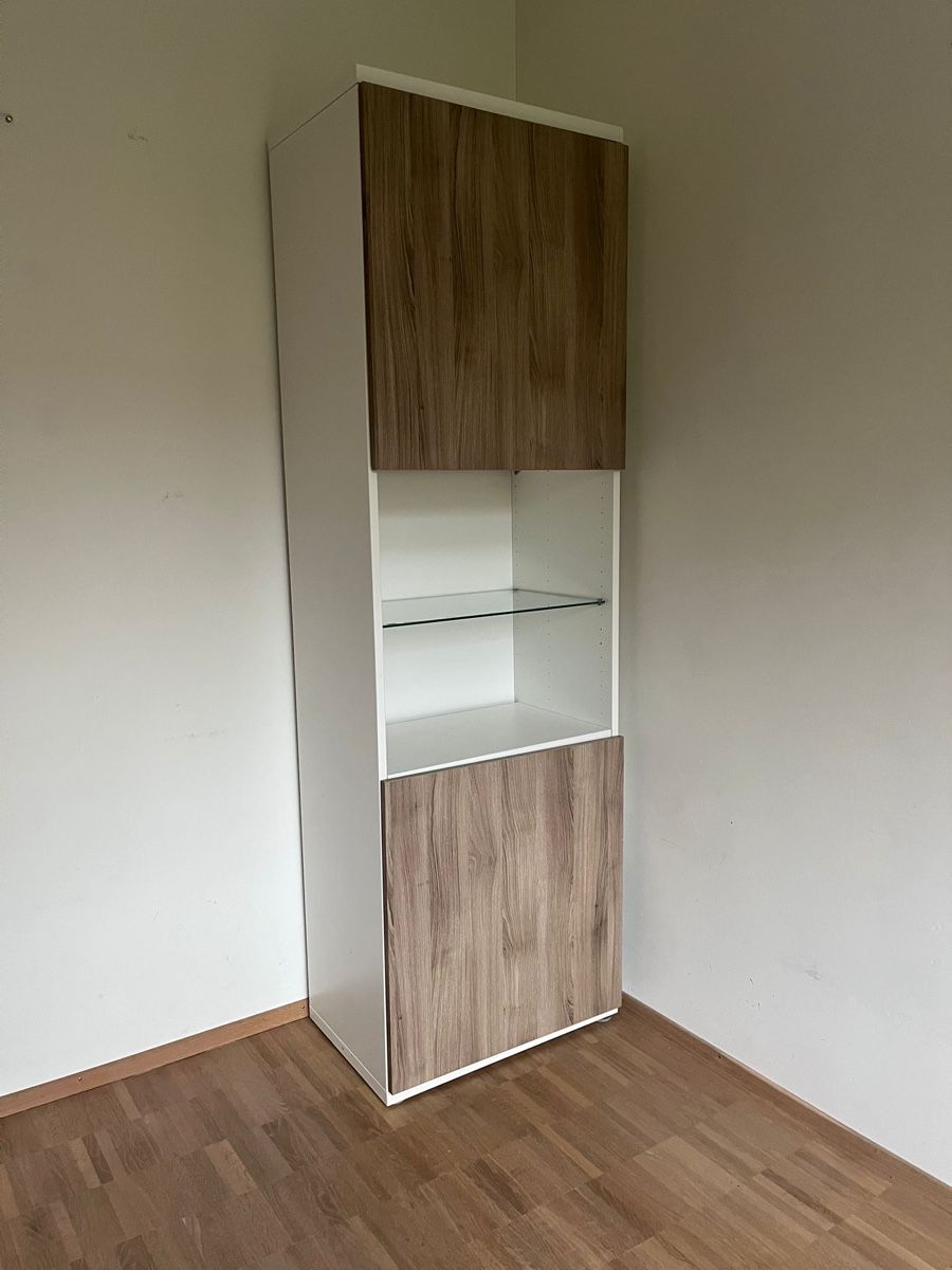 Armoires: Hoher Ikea Schrank – D'occasion à Dübendorf par Charly.lf
