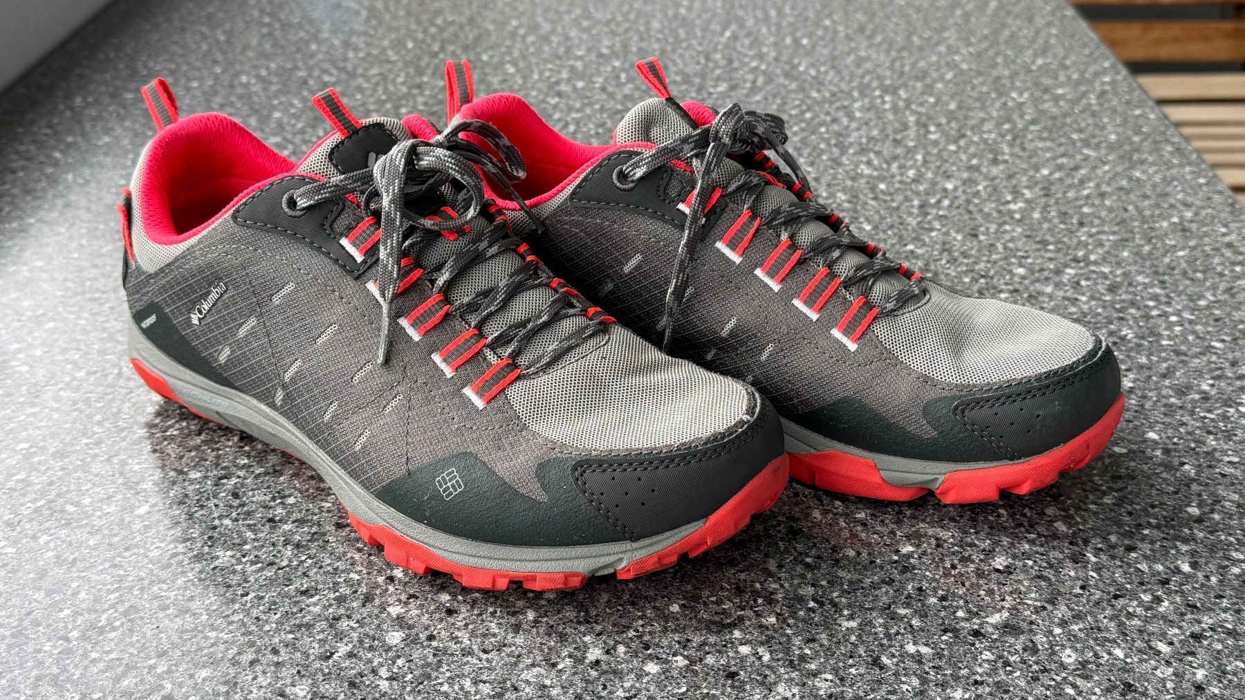 Columbia Scarpe da uomo: Columbia Waterproof Laufschuh Gr 41 – Usato da Münsingen venduto da kanasawa
