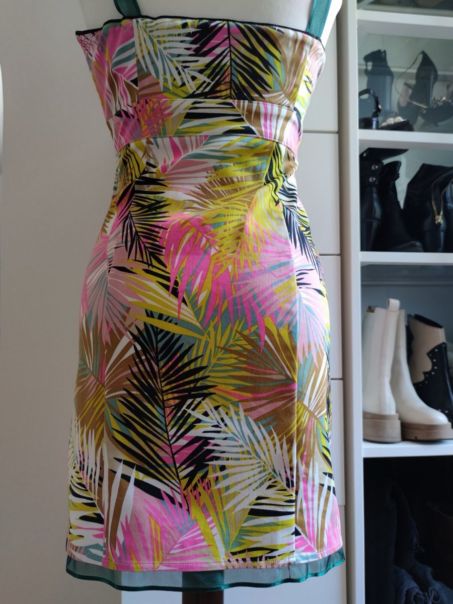 Vestiti: HM printed dress with zipper - size S – Usato da Fischbach-Göslikon venduto da Vera2109 1