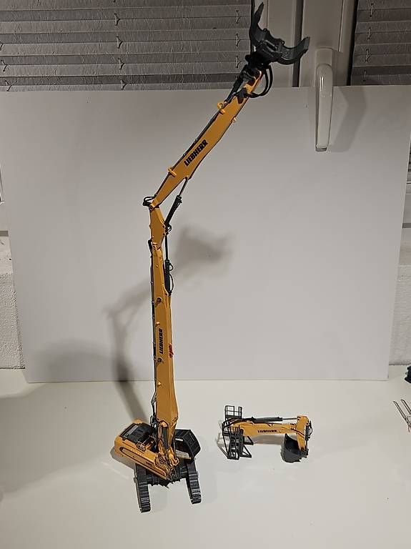 Kits de montage: LIEBHERR R960 Demolition1:50 – D'occasion à Wittenbach par r_e_d87p 4