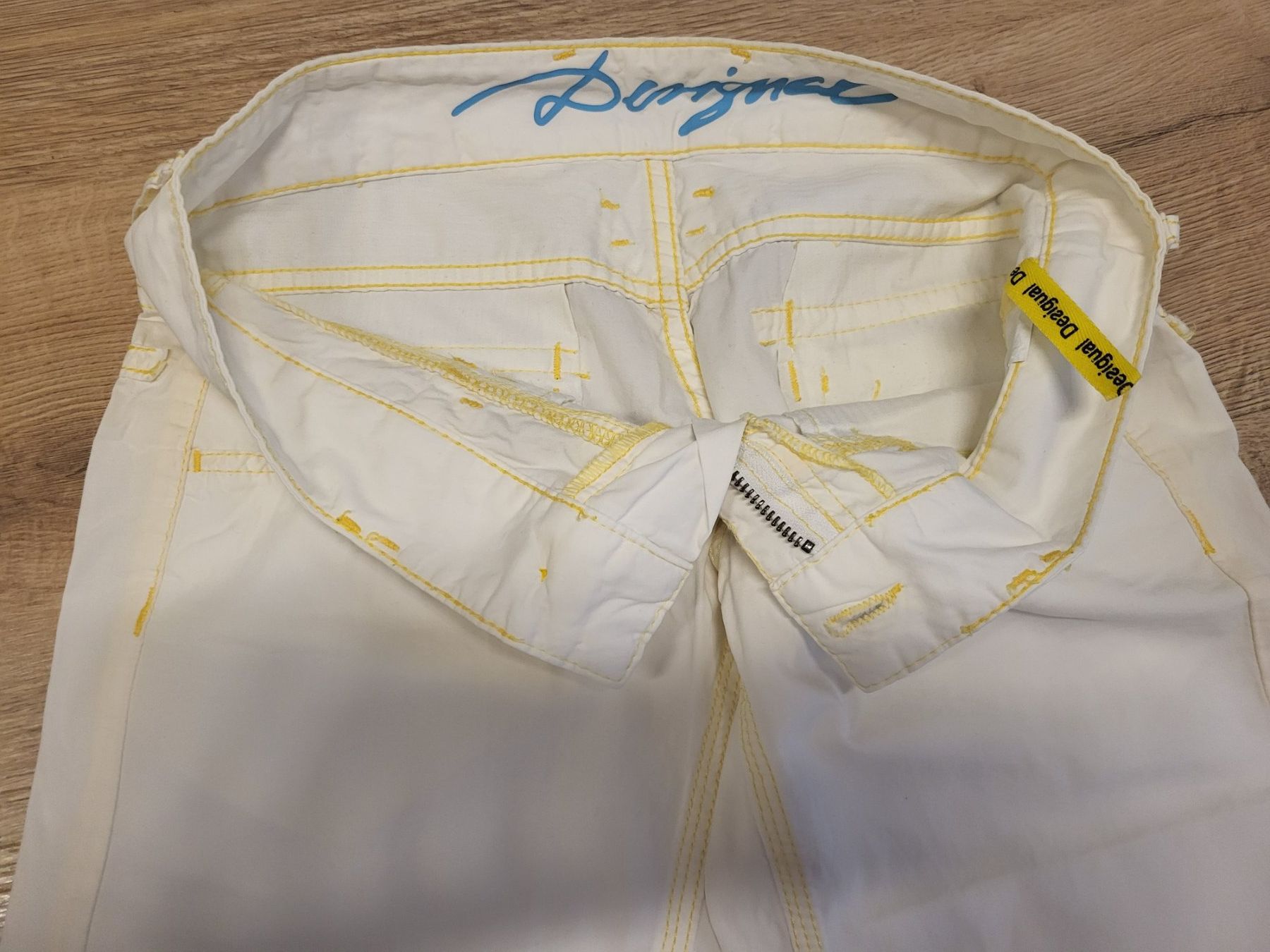 Desigual Pantaloni: Desigual Bermuda Gr.34-36 – Usato da Lindau venduto da Seepferd33 2
