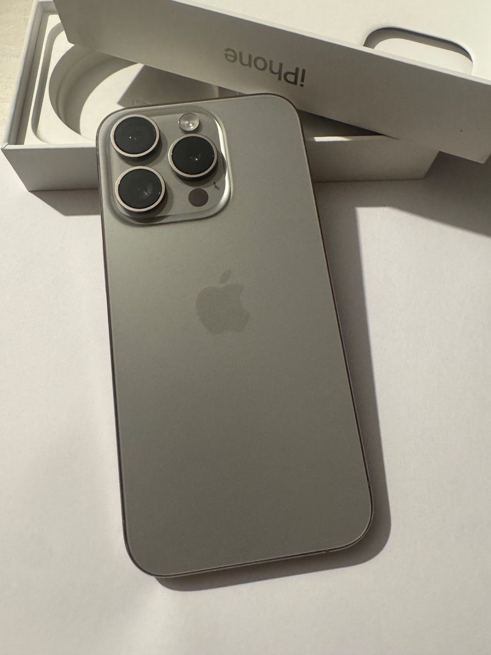 Apple Handys / Smartphones: Iphone 15 pro-128GB – Gebraucht aus Leukerbad von ray_lyv7