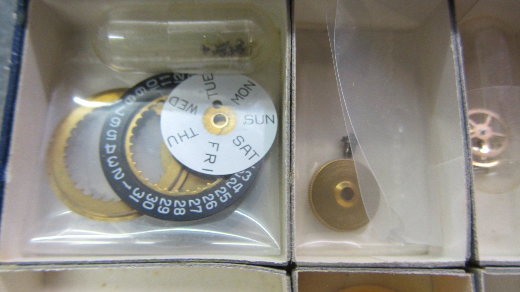 Orologi: Assortiment de fournitures, RL Ersatzteile – Nuovo e nell'imballaggio originale da Hölstein venduto da federhaus 2