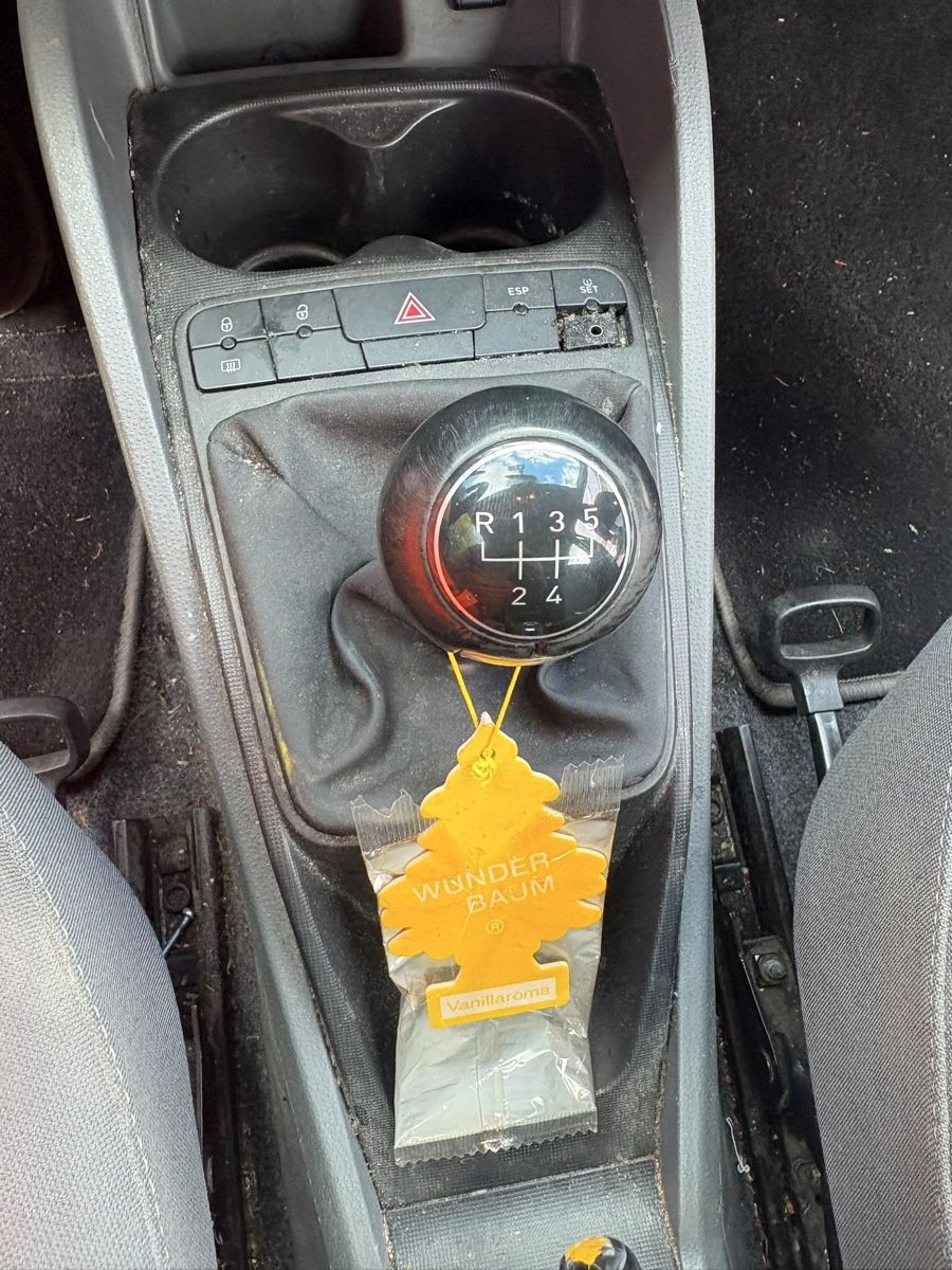 Seat Automobili: Seat ibiza 1.4 Benzin – Usato da Sursee venduto da Fion 6