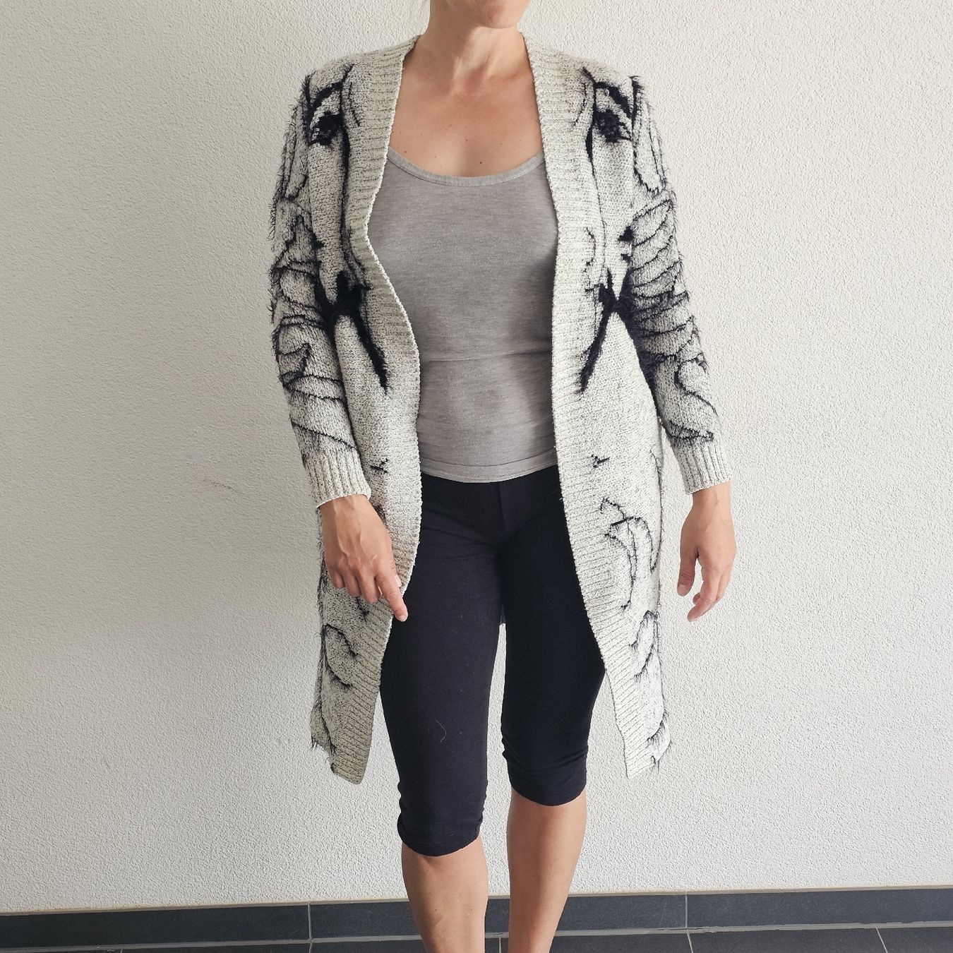 Giacche: Cosy Cardigan, Grey with unique Pattern, Size Medium. – Nuovo (secondo la descrizione) da Matten b. Interl venduto da Vanilla8 3