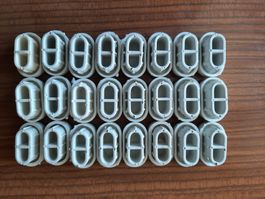 24 Stück Stuhlbeinkappen aus Kunststoff, oval, weiss
