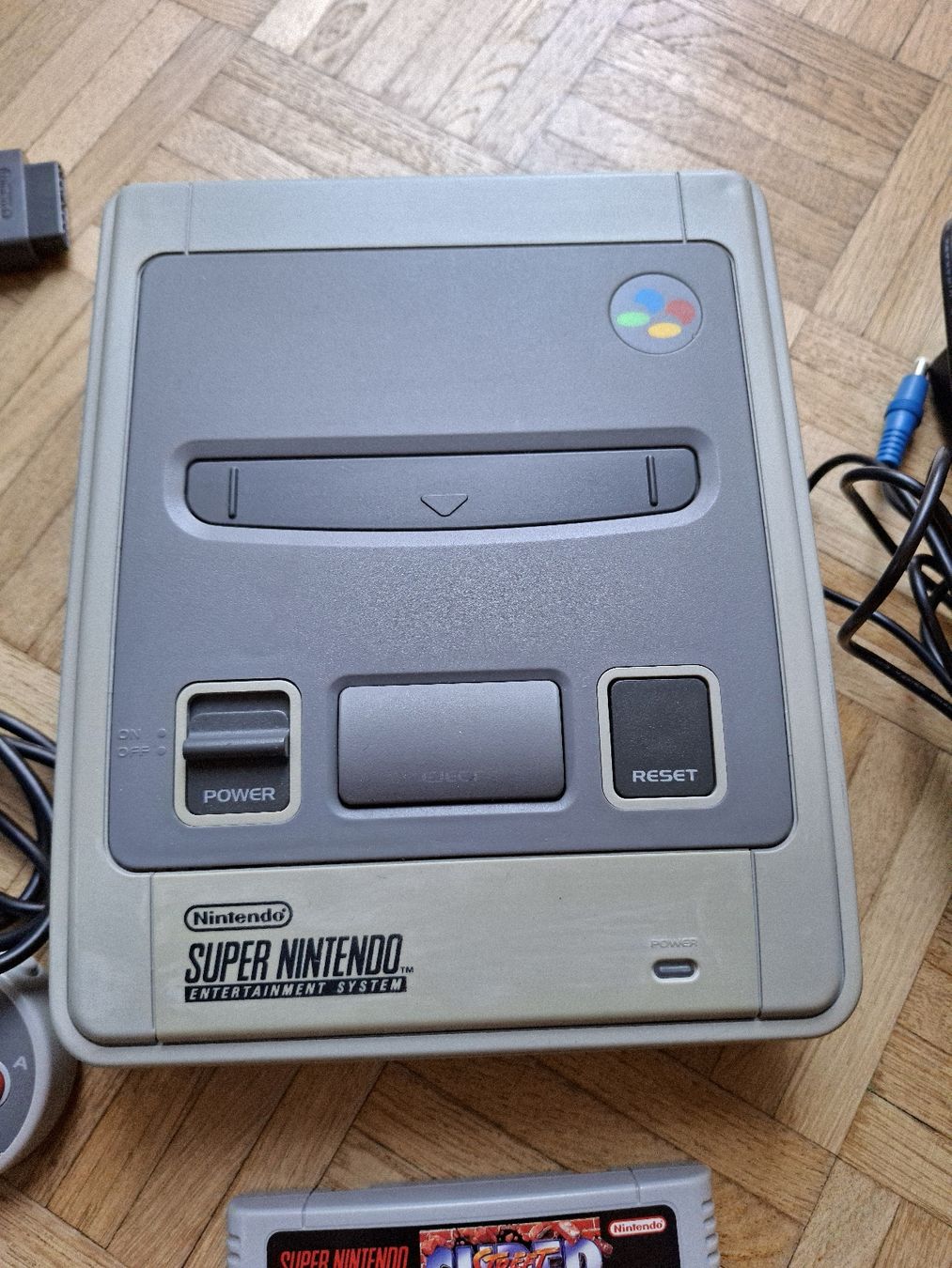 Nintendo Consoles: SNES Super Nintendo + 2 Controller + 2 Spielen + Gameboy – D'occasion à Plan-les-Ouates par Evilworm_12 1