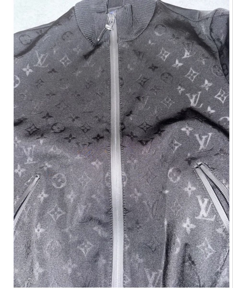 Louis Vuitton Giacche: Louis Vuitton Monogram Black Jacket, Size 36- – Nuovo (secondo la descrizione) da Herrliberg venduto da erh_r2tw 6