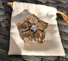 Neue Brosche in Blumen Form von Globus