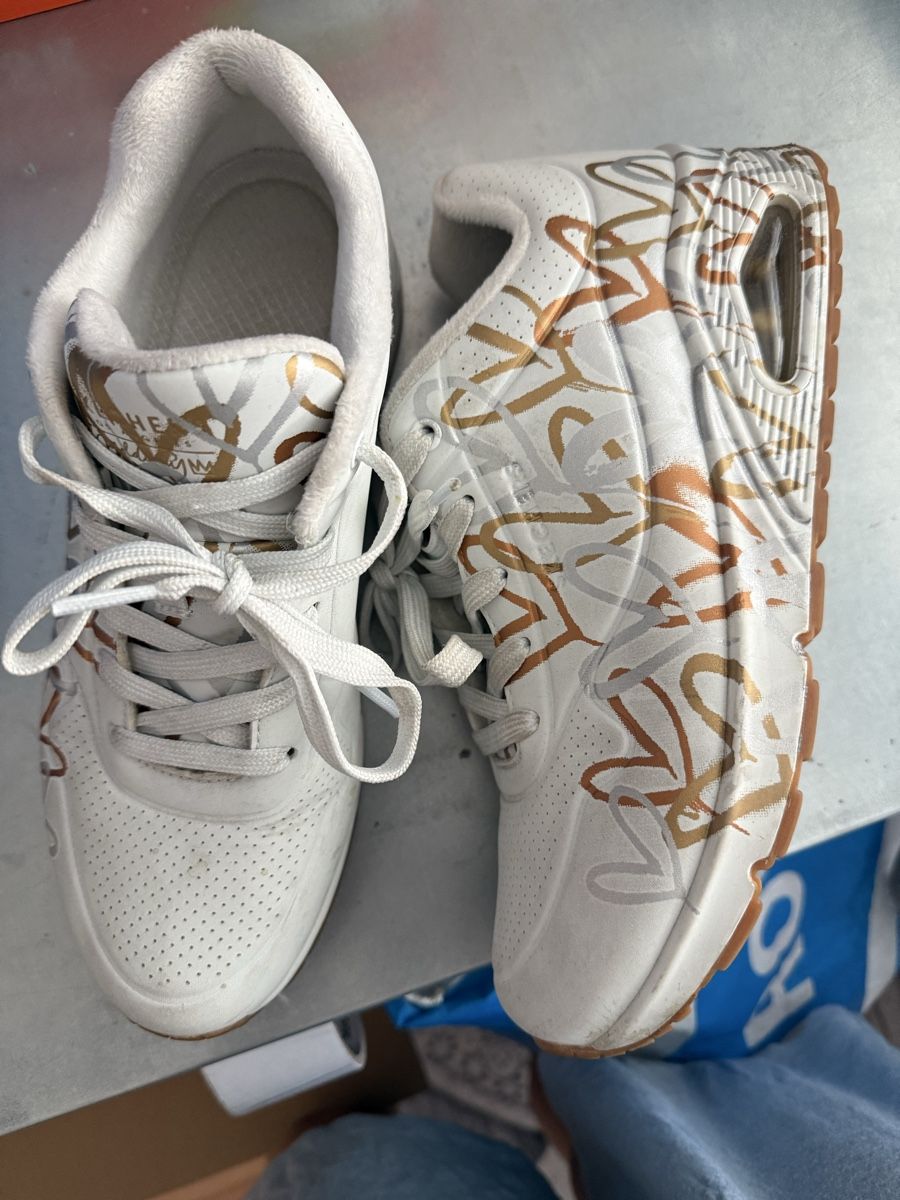 Damenschuhe: Turnschuhe – Gebraucht aus visp von Kmemo1