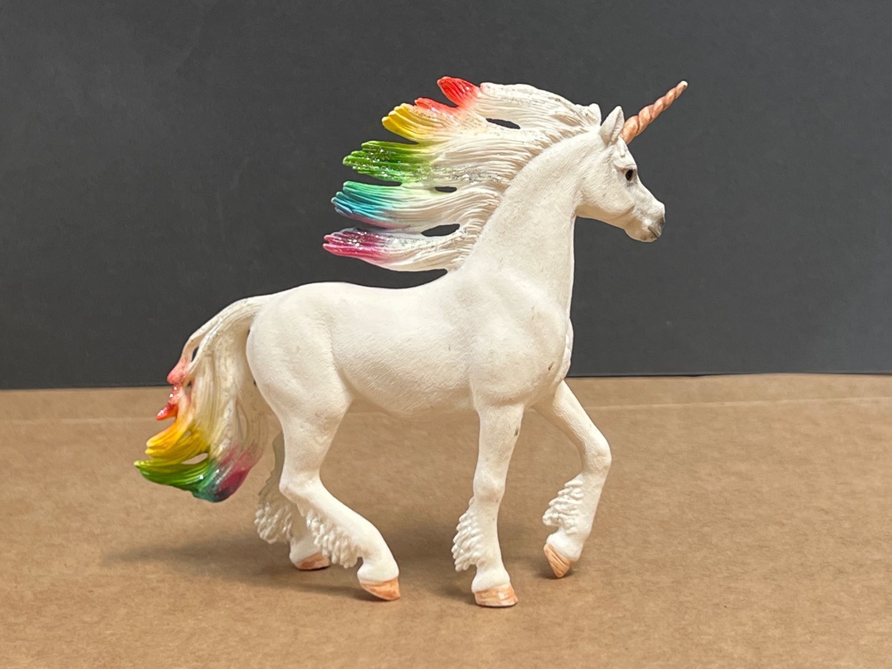 Schleich Statuette: Schleich Regenbogeneinhorn Einhorn Regenbogen – Usato da Ennetbaden venduto da mapa05 2