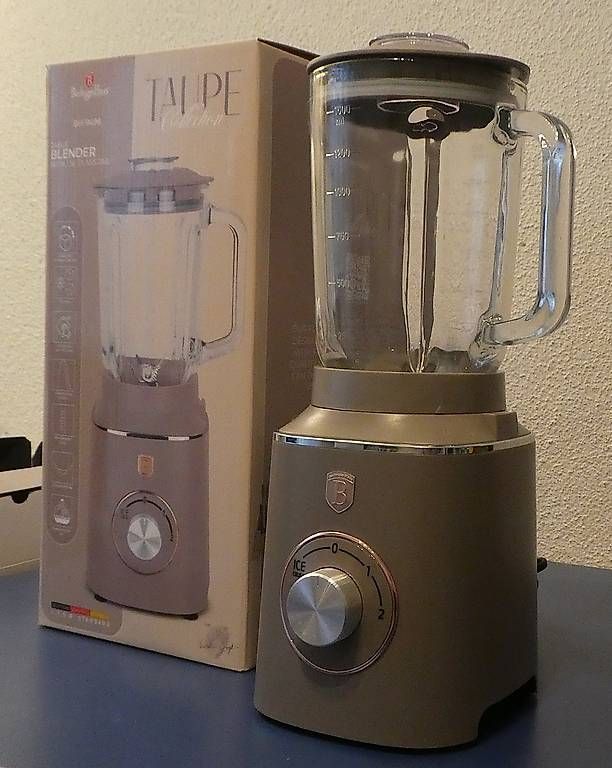 Elettrodomestici da cucina: Stand-Mixer mit Glasbehälter 1.5 L – Nuovo e nell'imballaggio originale da Winterthur venduto da niagara11 2