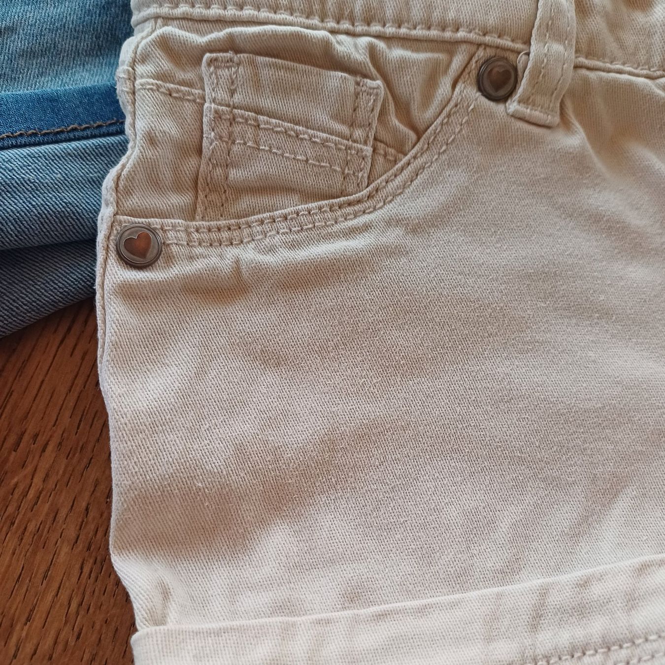 Hosen: 2 kurze Hosen – Gebraucht aus Weissbad von Hamster16 3