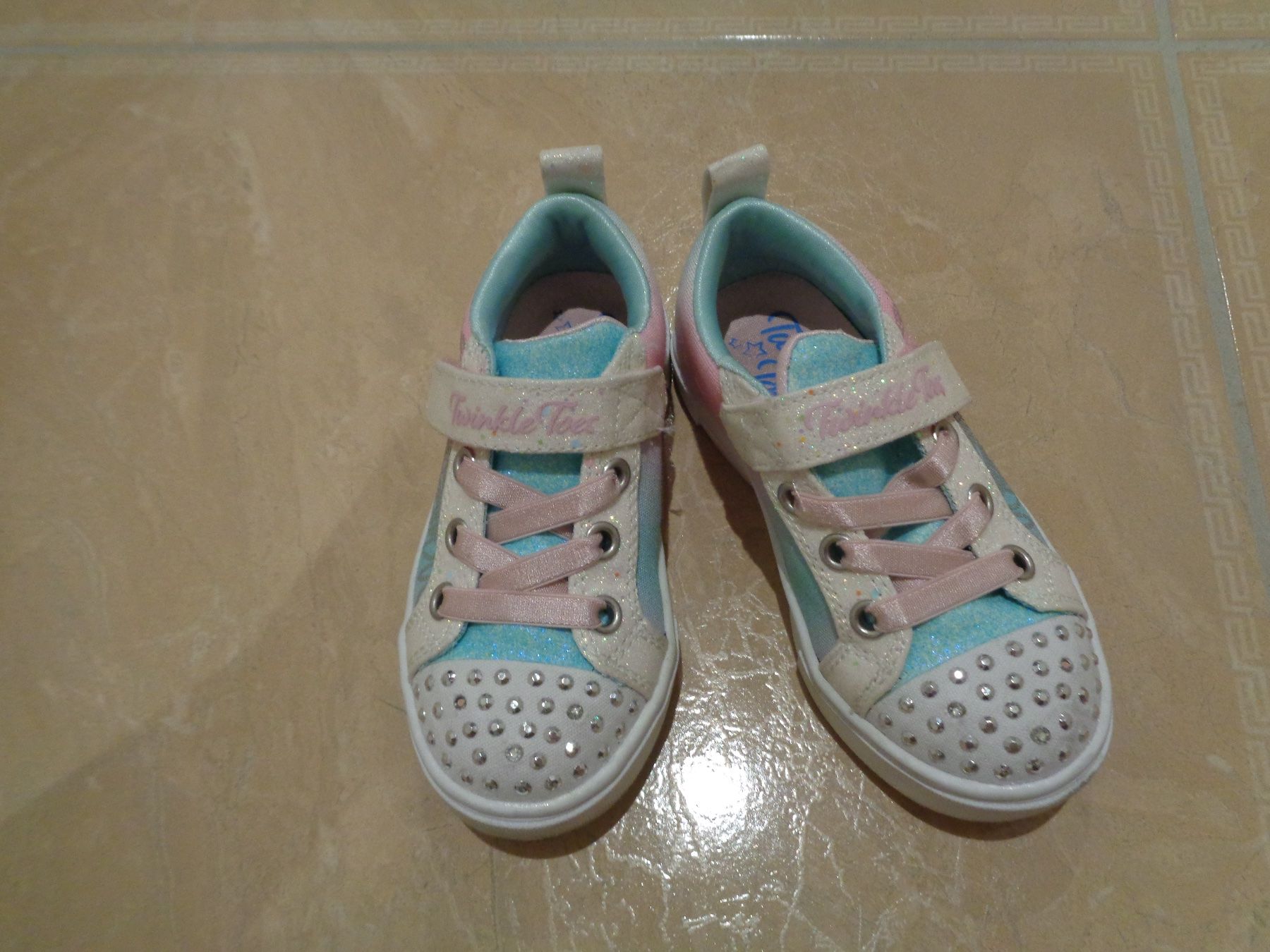 Scarpe per ragazze: Skechers Twinkle Sparks, 24 – Usato da Klingnau venduto da Markus14