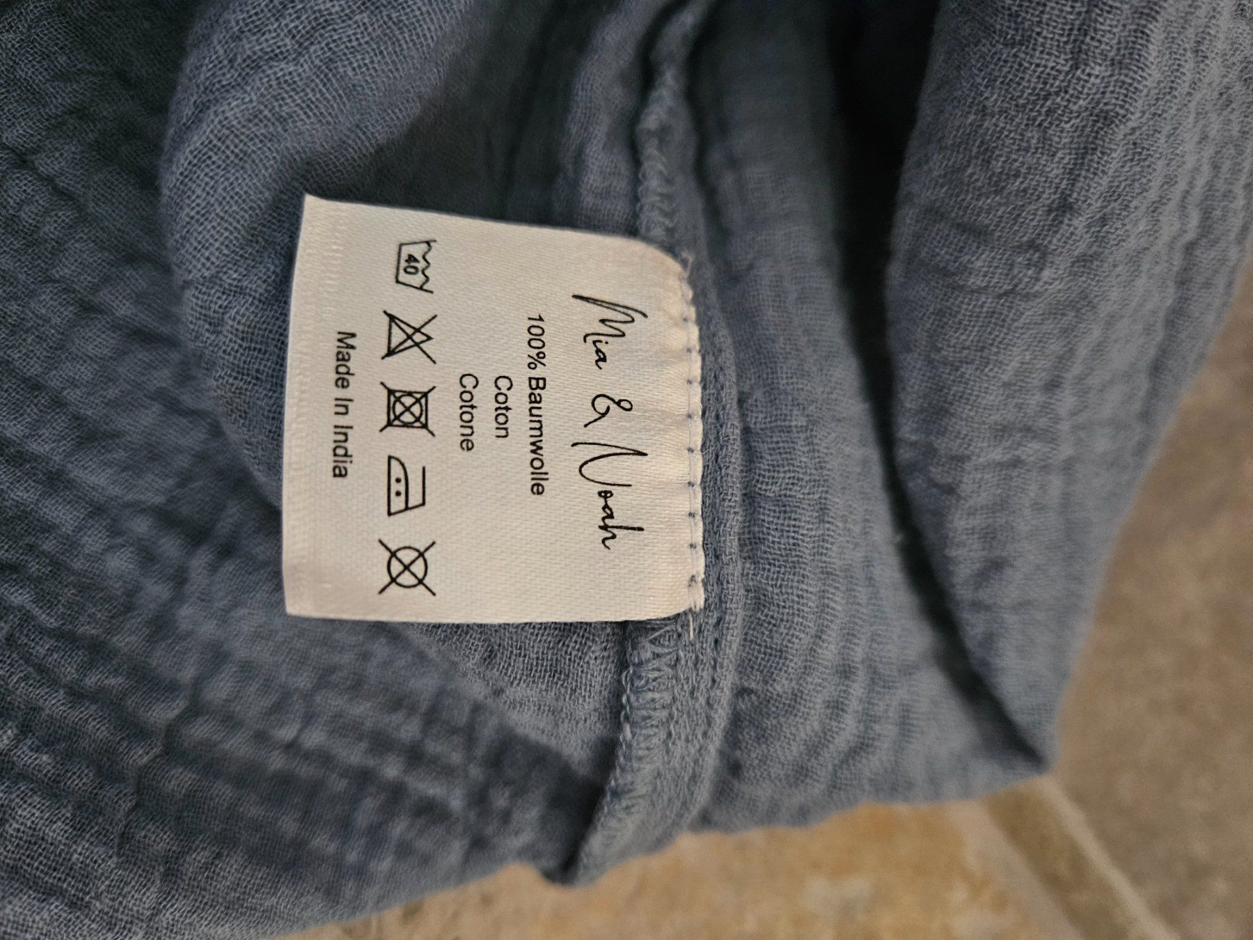 Chemises, T-shirts & Polos: leichtes Hemd Gr. 110/116 – Neuf avec emballage d'origine à Worb par jun_fj8w 3