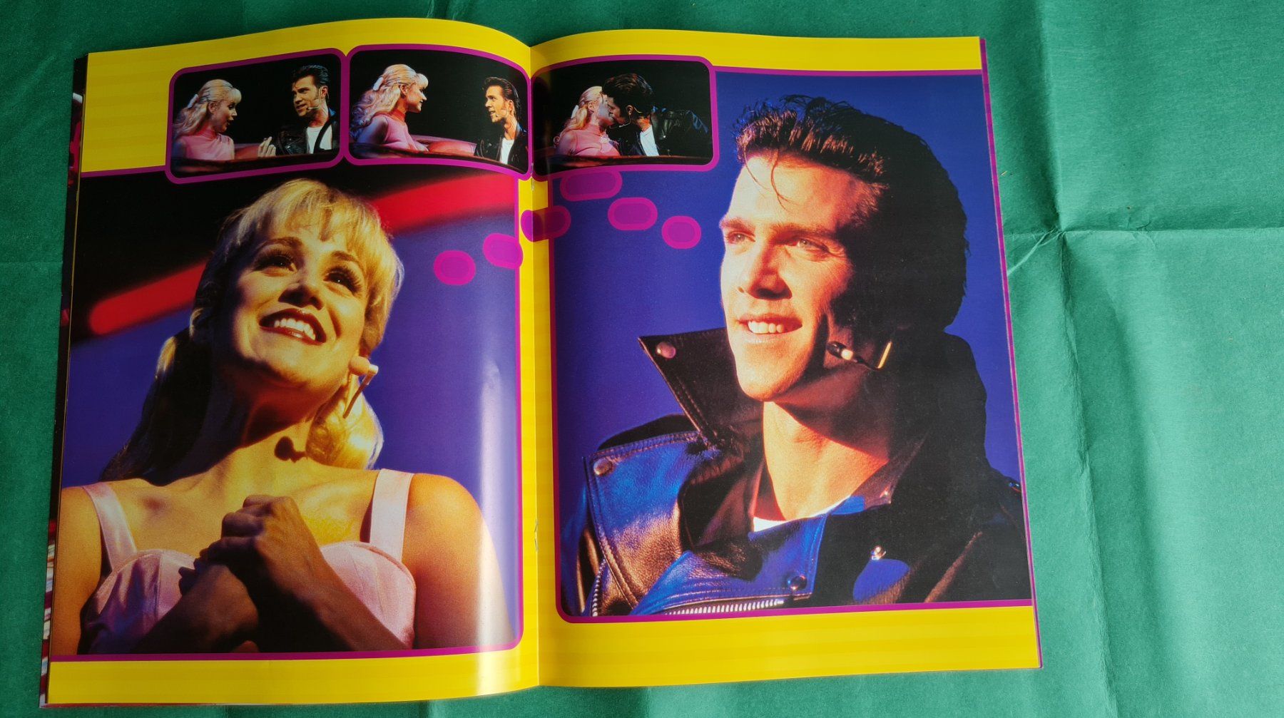 Documenti: Grease: Original Programmheft , Musical Theater Basel, 2000 – Usato da Steinhausen venduto da mesa11 1