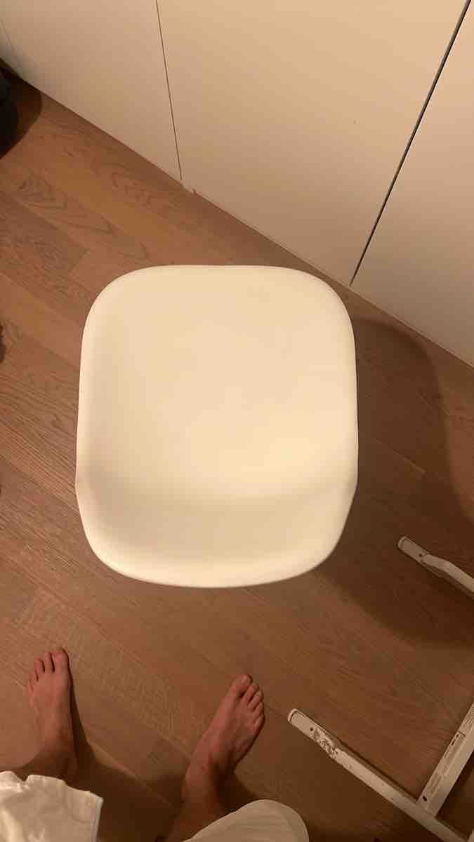 Modern Scandinavian Dining Chair in White, Like New. EAMES. (Neu ...