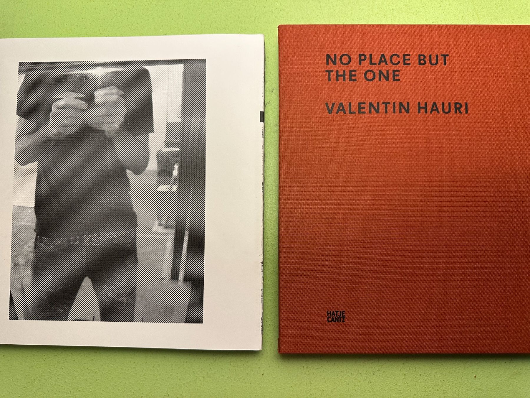 Livres: Valentin Hauri: No Place but the One. d/e. – D'occasion à Zürich par allp 9