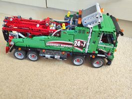 LEGO Technic 42008 Service Truck Set