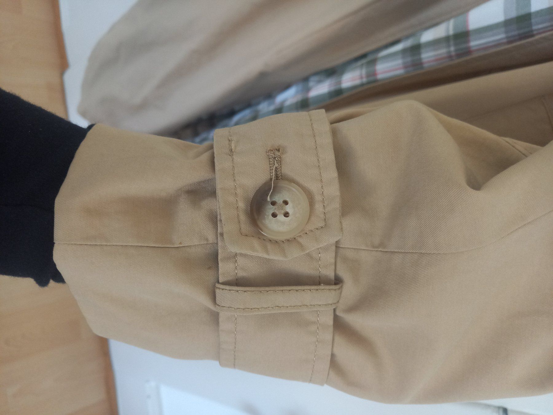 Closed Cappotti: CLOSED Trenchcoat beige – Usato da Fribourg venduto da jul_2rp8 5