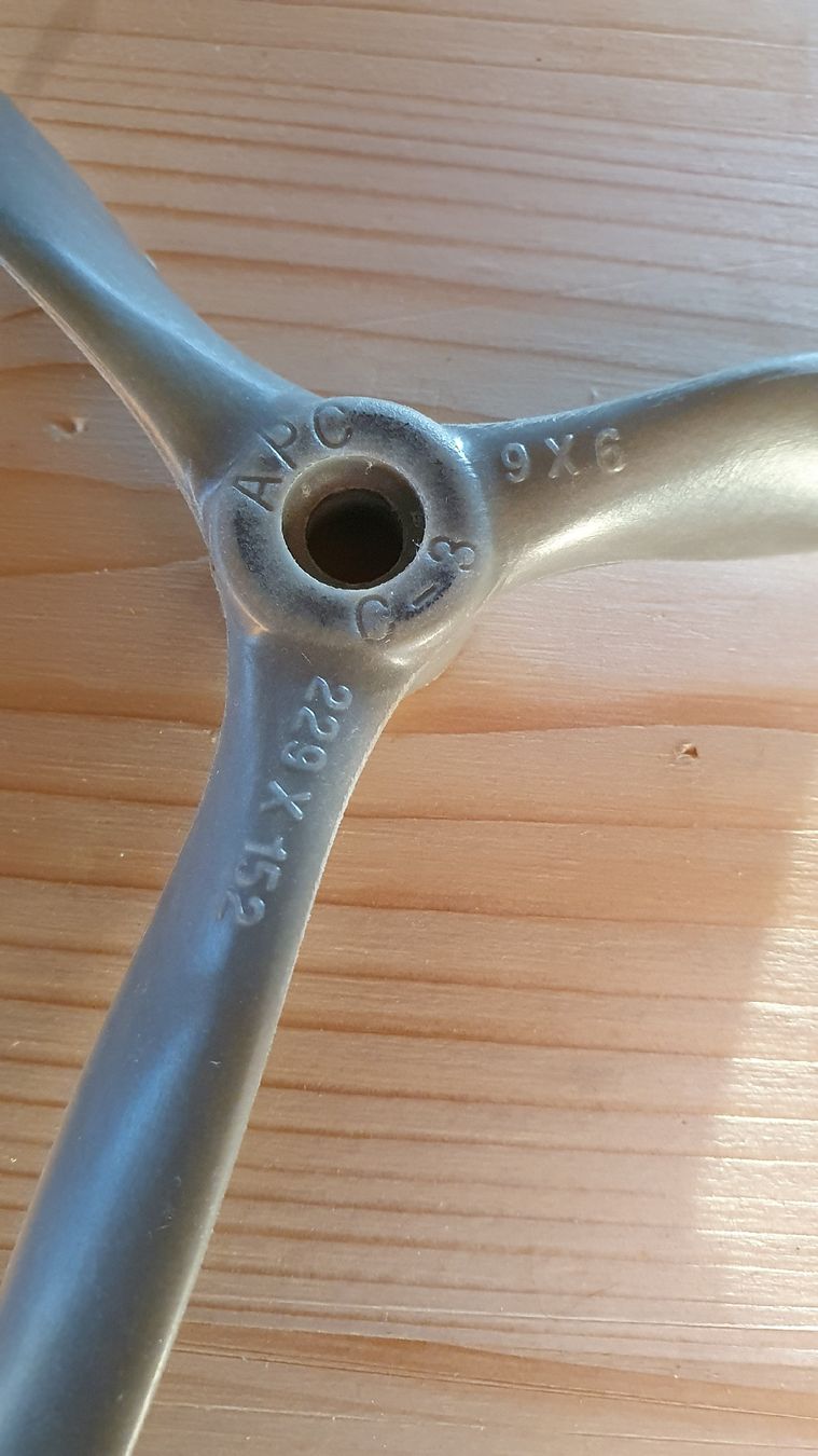 RC Modellbau: apc 3blatt Propeller 9"× 6" – Gebraucht aus Hausen AG von Lothar64 1