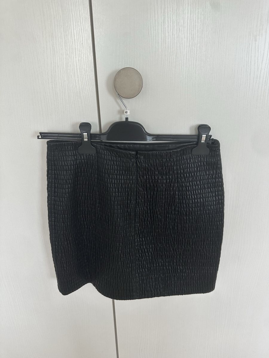 Massimo Dutti Gonne: Massimo Dutti Black Leather Mini Skirt - Size Small 49 – Usato da Genève venduto da ngoodies 1