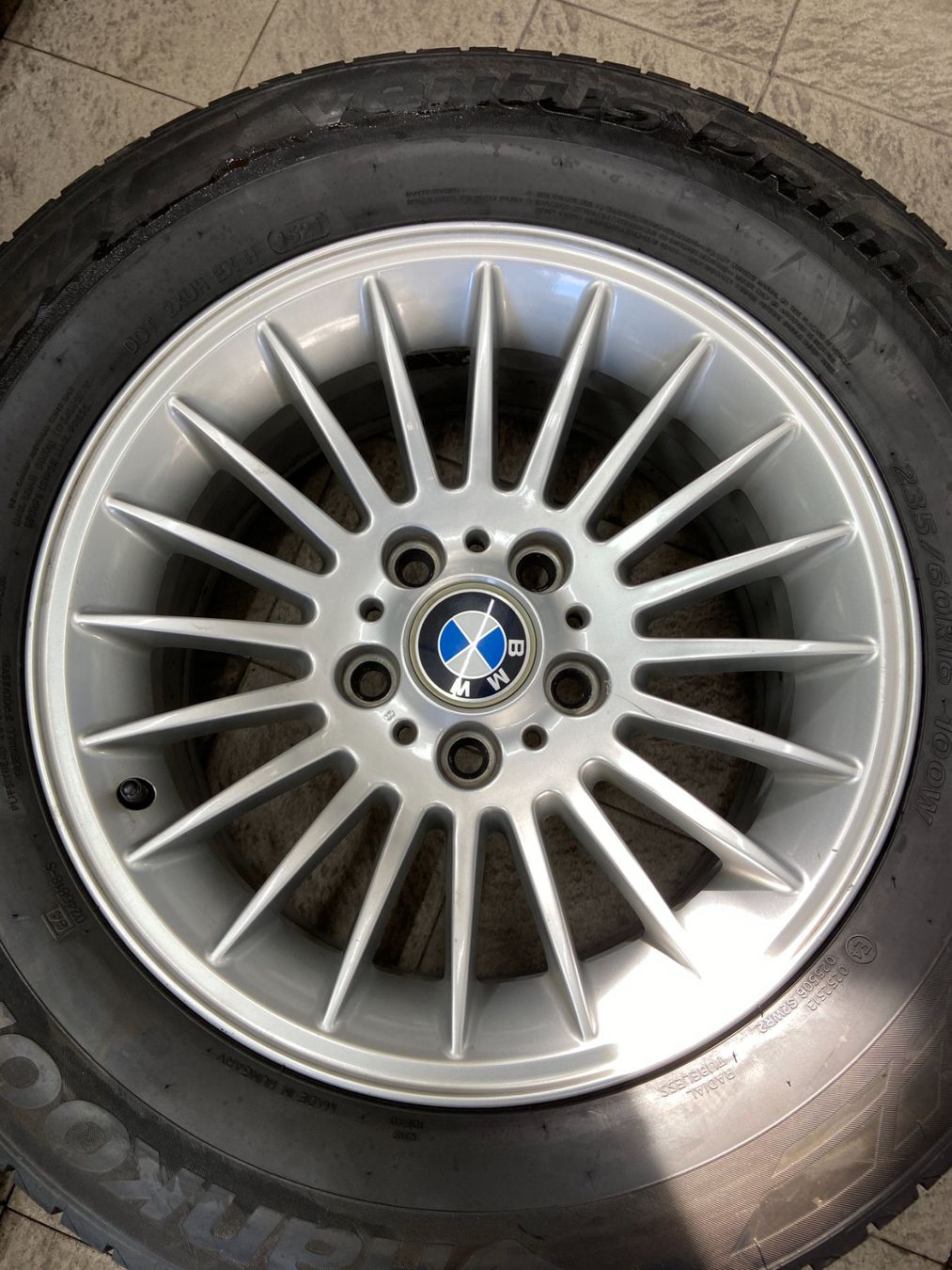 BMW Pneumatici & Ruote complete: BMW Sommerradsatz 7er E38 – Usato da Appenzell venduto da Sefaag 1