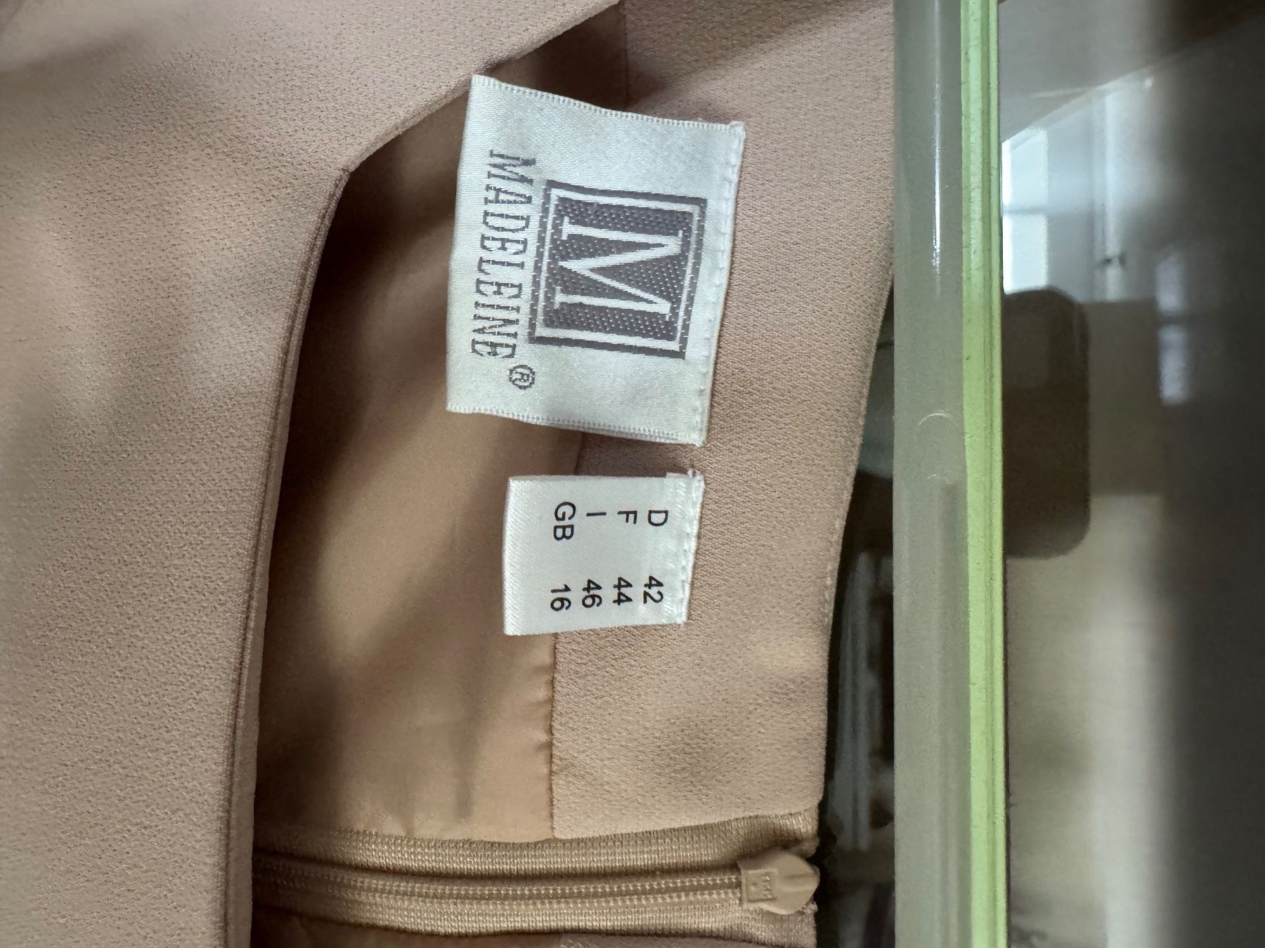 Madeleine Vestiti: Madeleine Kleid, beige, Gr.42 – Nuovo (secondo la descrizione) da Baden venduto da Sakilili 1