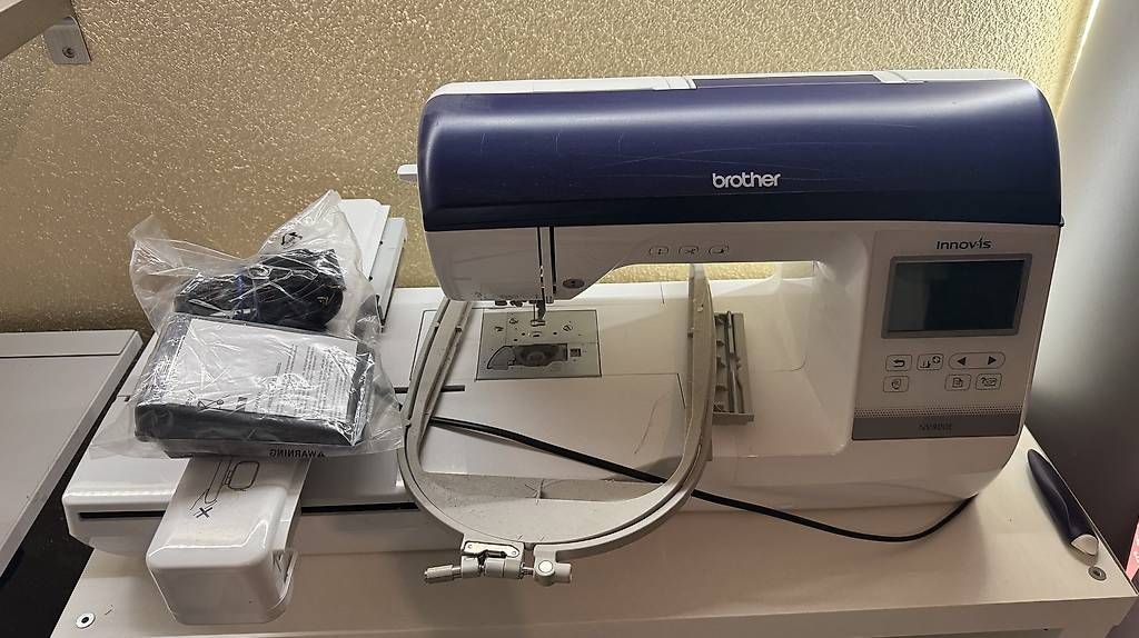 Tutte le macchine: Strickmaschine Brother innov is 800e – Usato da Marthalen venduto da jen_979q