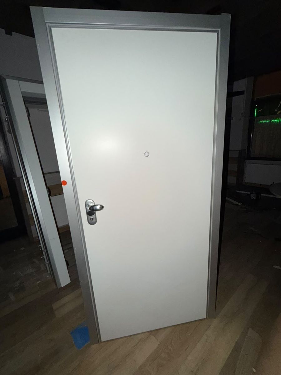 Portes: Porte blindate  – Neuf (Voir description) à Paradiso par Don_Ron7