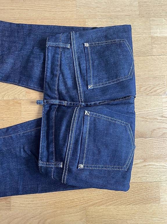 Dsquared2 Jeans: Dsquared Jeans – Nuovo (secondo la descrizione) da Zürich venduto da Fra_maj 2