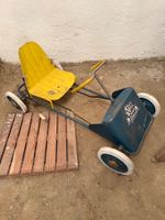 Antikes Tretkart, gelb-blau