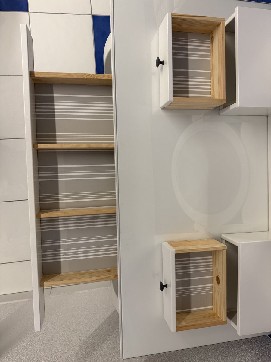 Ikea Tavoli da trucco: HEMNES Schminktisch mit Spiegel – Usato da St. Gallen venduto da lare2000 1