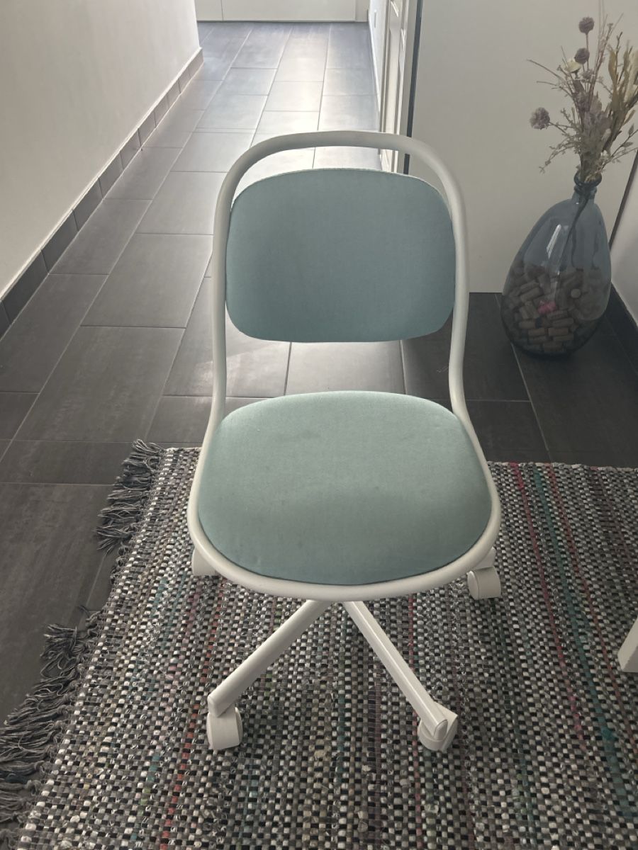Ikea Sedie: Kids desk chair - IKEA - approx. 38cm width – Usato da Maur venduto da J1m.XX65