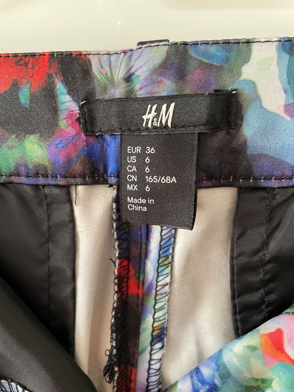 H&M Pantaloni: Neu Hose H&M Gr.36 – Nuovo e nell'imballaggio originale da Felben-Wellhausen venduto da begean 1