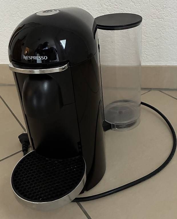 Macchine per caffè & Macchine per espresso: Vertuo machine à café Nespresso  – Usato da St-Cierges venduto da dissimilar
