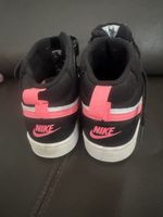 Nike Sneaker High schwarz weiss rosa gebrauchter Zustand