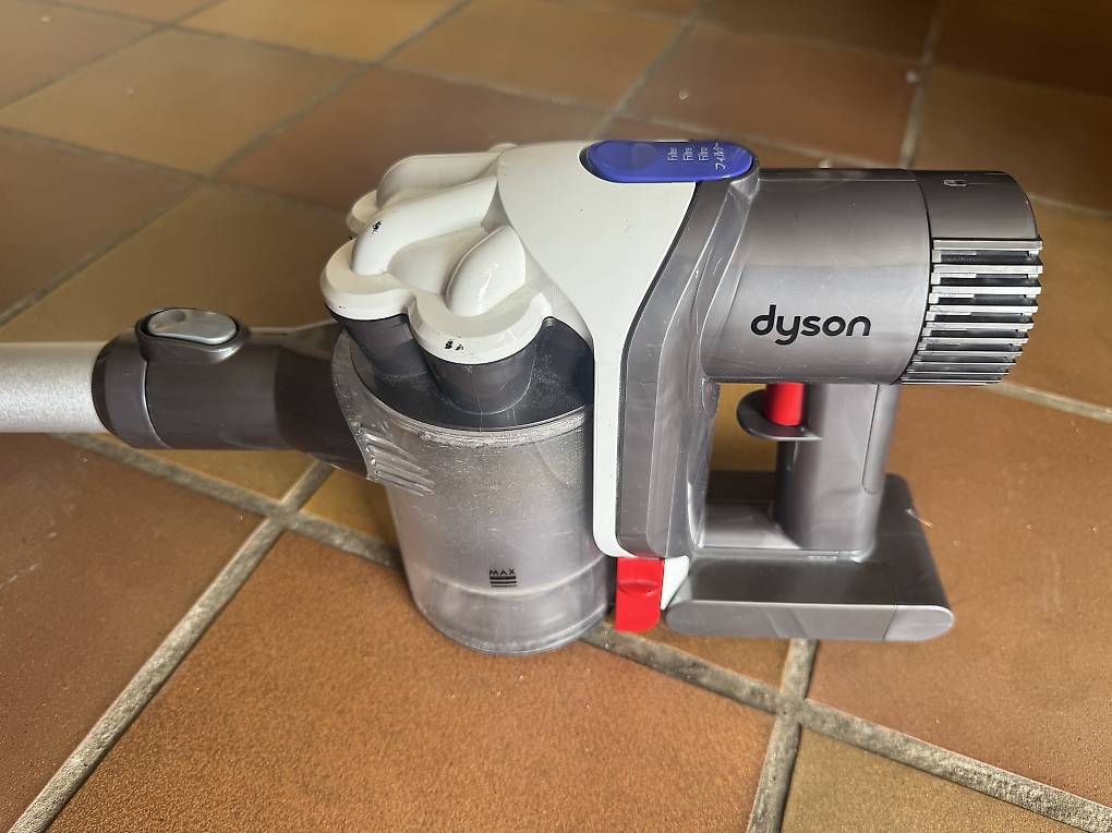 Dyson Aspirapolveri & Accessori: Dyson DC45 Akku-Staubsauger Set – Usato da Truttikon venduto da menefique 1
