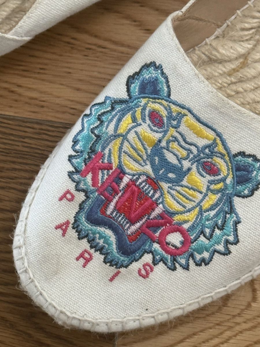 Kenzo Scarpe da uomo: Espadrilles Kenzo Tiger weiss Grösse 42 gebraucht – Usato da Ostermundigen venduto da wal_2qf6 3