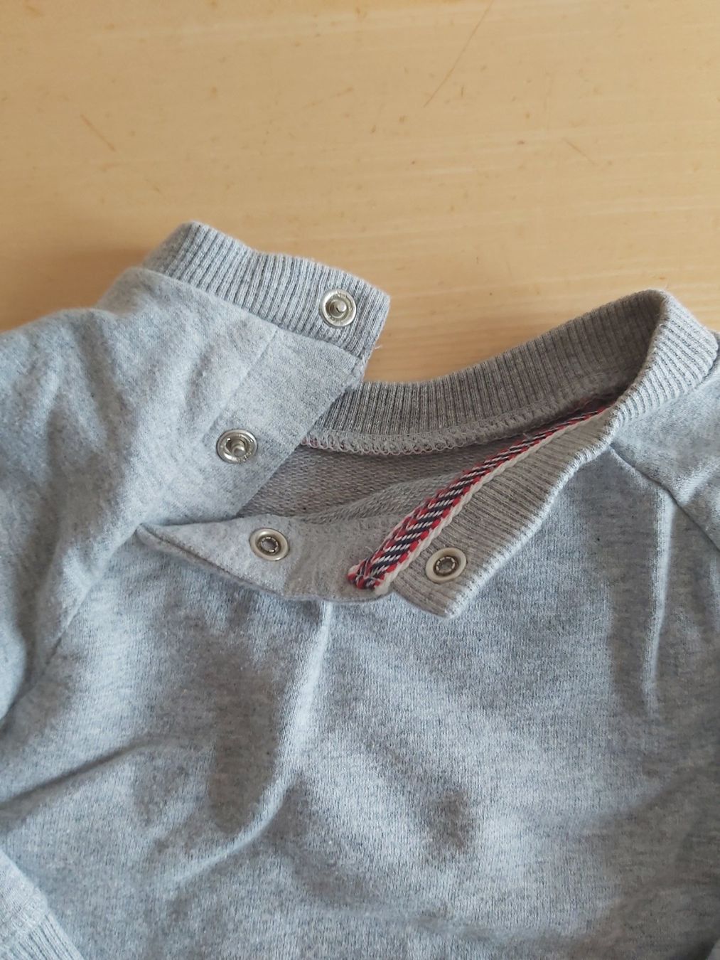 Maglioni & Felpe: Baby Pullover grau  1-3 monate – Usato da Disentis/Mustér venduto da epa_862v 2
