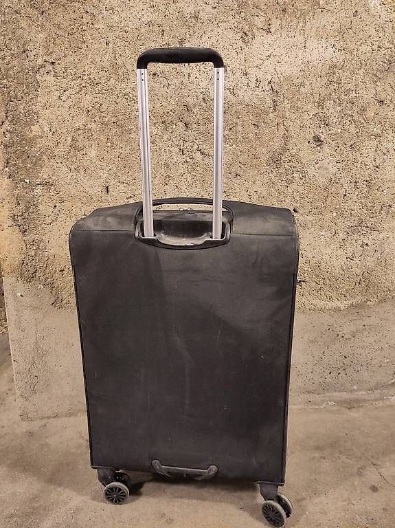 Valises de voyage: Valise Samsonite  – D'occasion à Lausanne par mai_h6zr 1