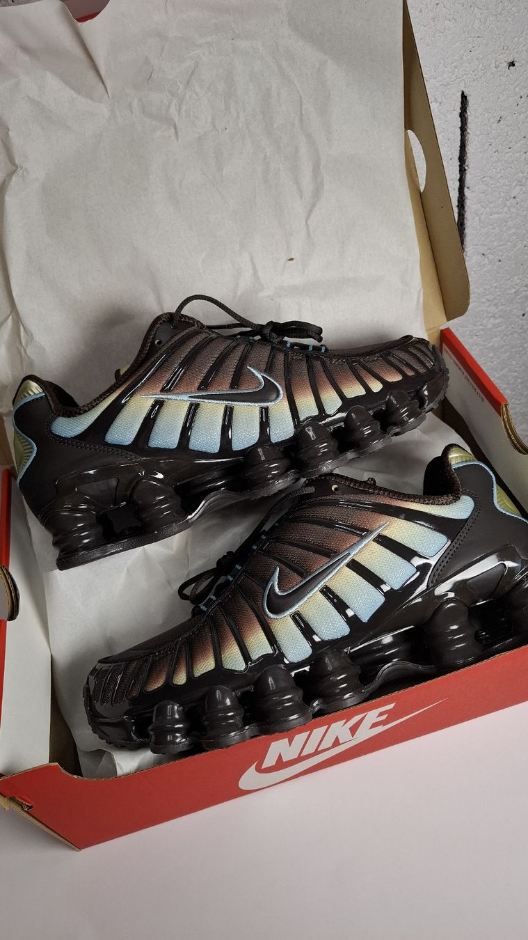 Nike Scarpe da uomo: Nike Shox Neuves – Nuovo e nell'imballaggio originale da Le Landeron venduto da rue_k9kg