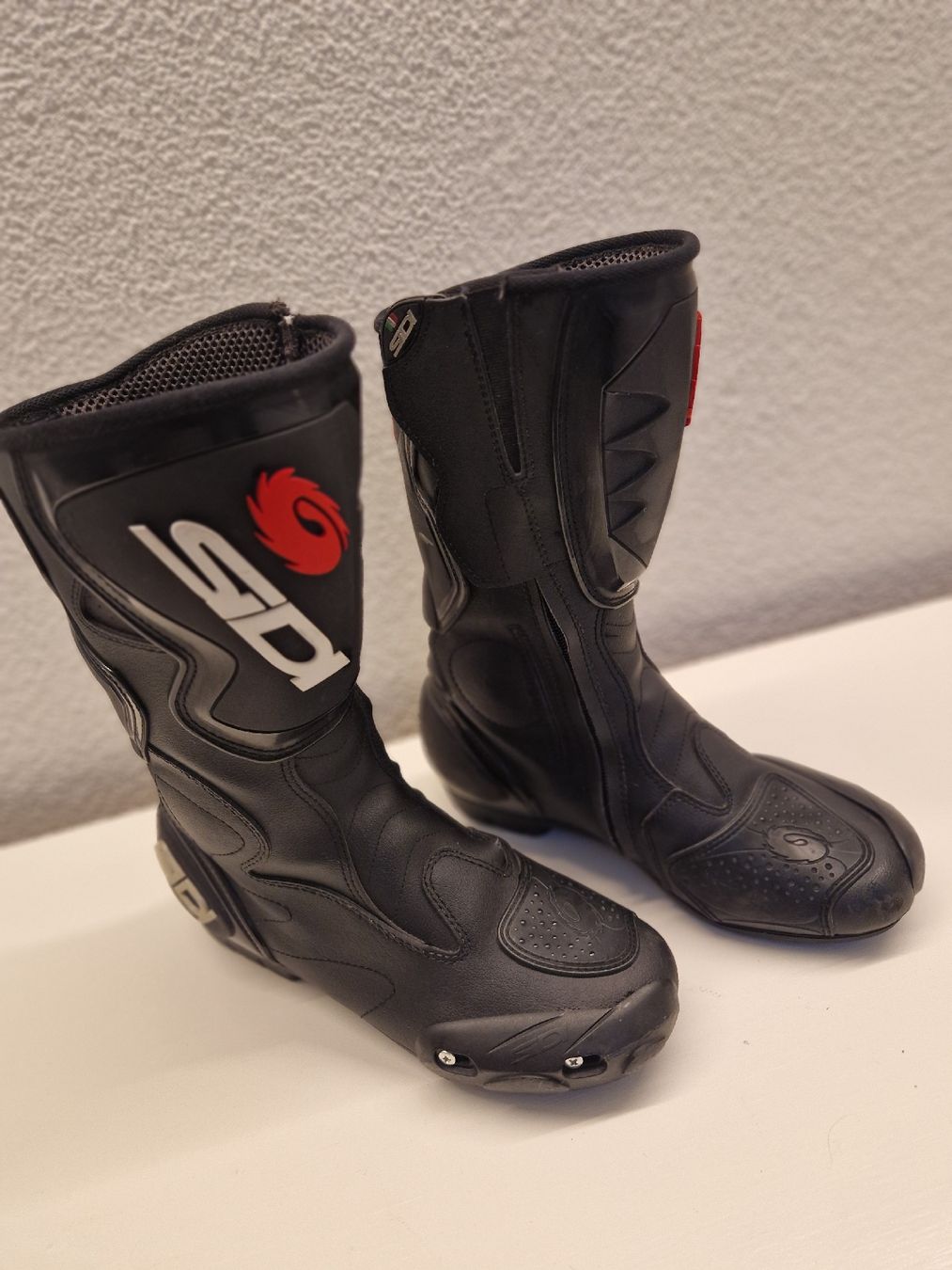 SIDI Scarpe da uomo: Neu: Motorradschuhe Sidi Grösse 39 – Nuovo (secondo la descrizione) da Weesen venduto da Pininafarina