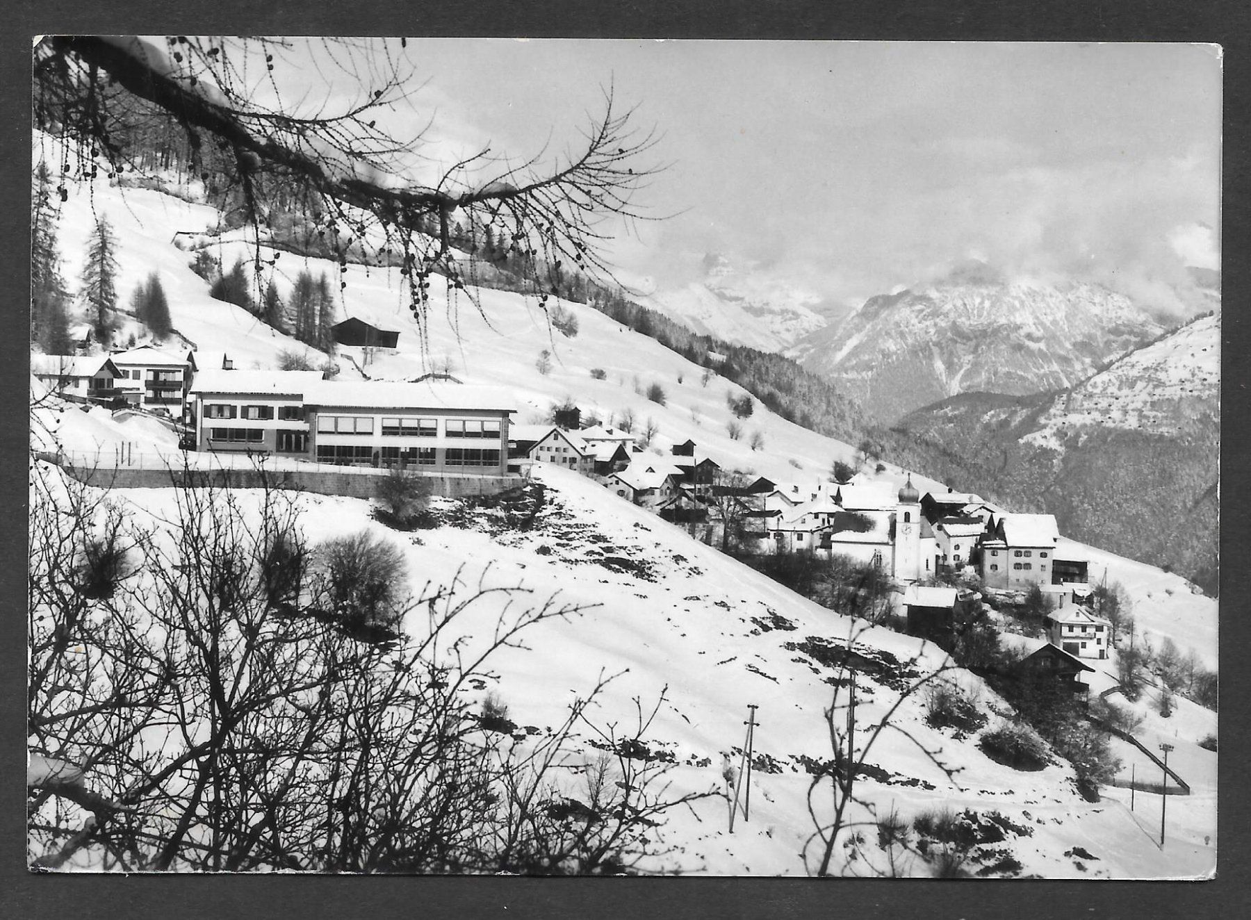Cartoline postali: Präz Dorfansicht mit Feldpoststempel – Usato da Olten venduto da clotaldi