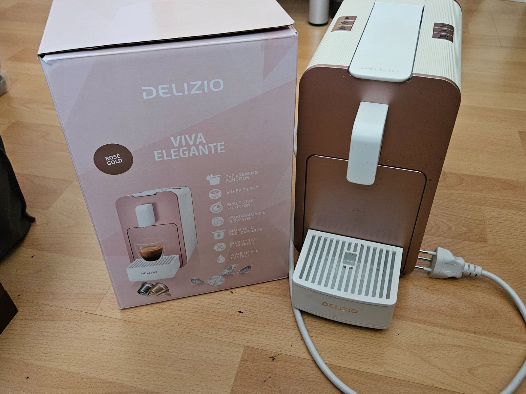 Delizio Macchine per caffè & Macchine per espresso: DELIZIO VIVA Elegante ROSE GOLD – Usato da Aesch BL venduto da Chrutli1