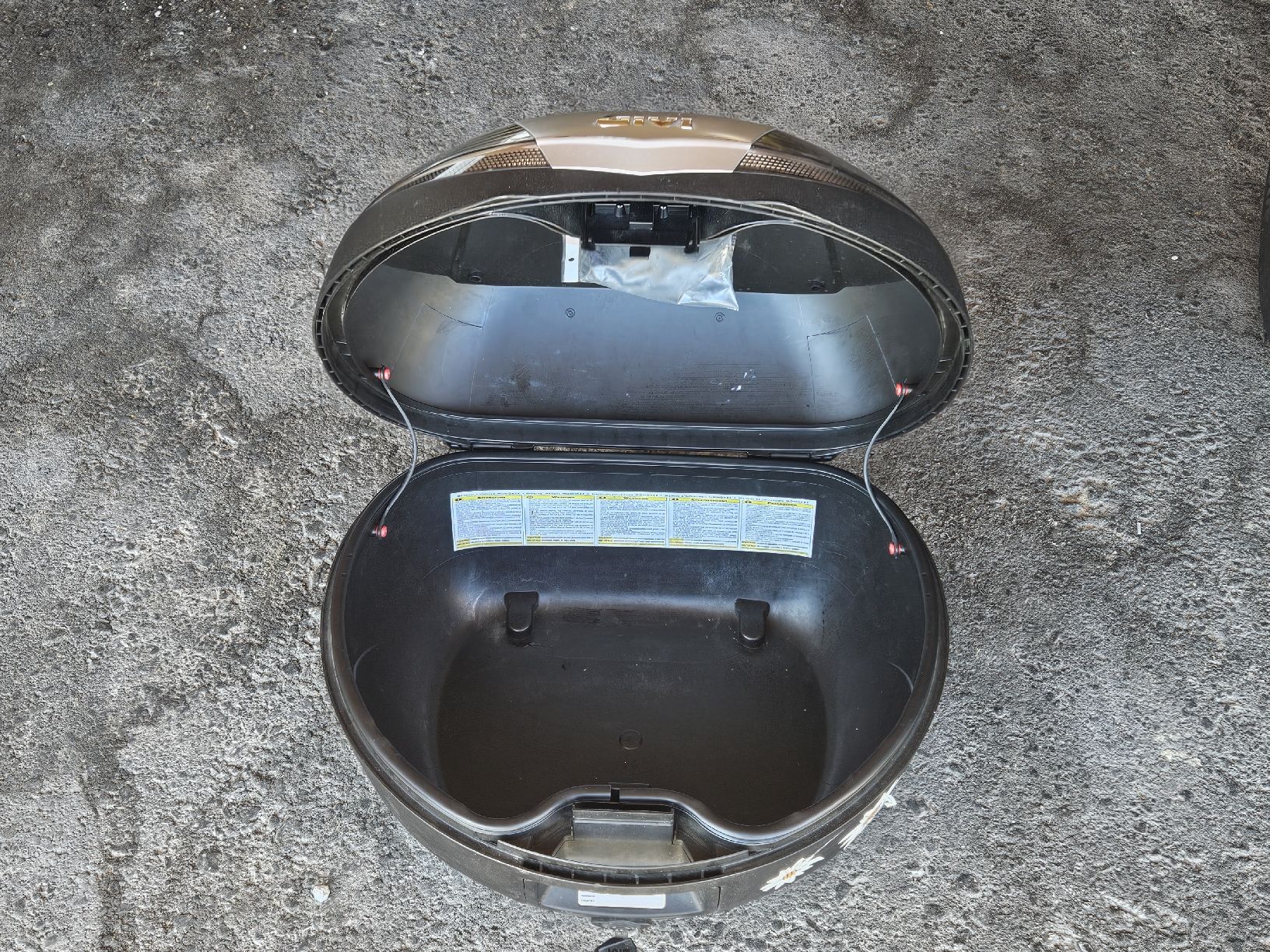 Givi Topcase: Top Case zu Motorrad – Usato da Saanen venduto da barbara773 1