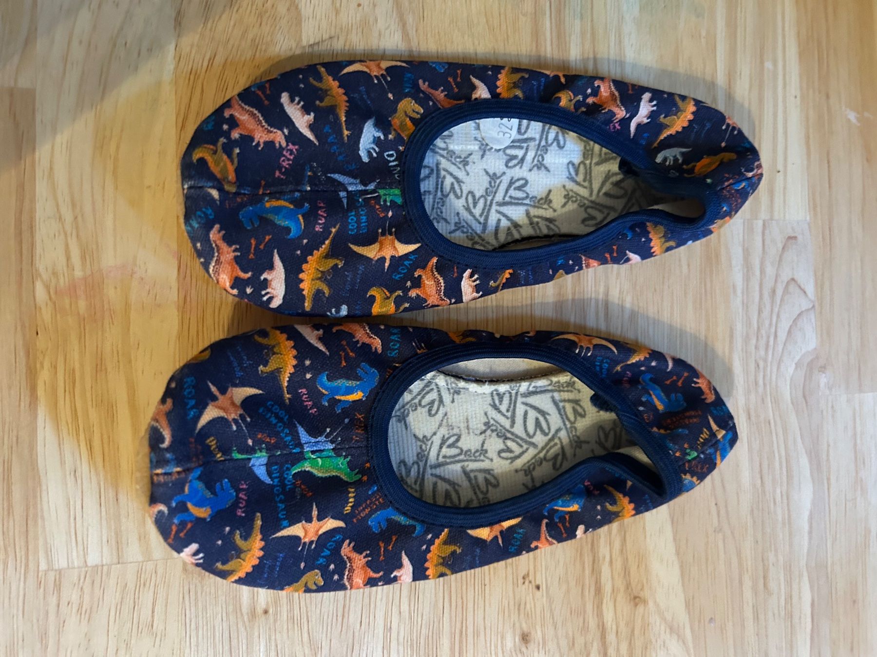Scarpe per ragazzi: Pantoufles rythmique – Nuovo (secondo la descrizione) da La Neuveville venduto da Almandina