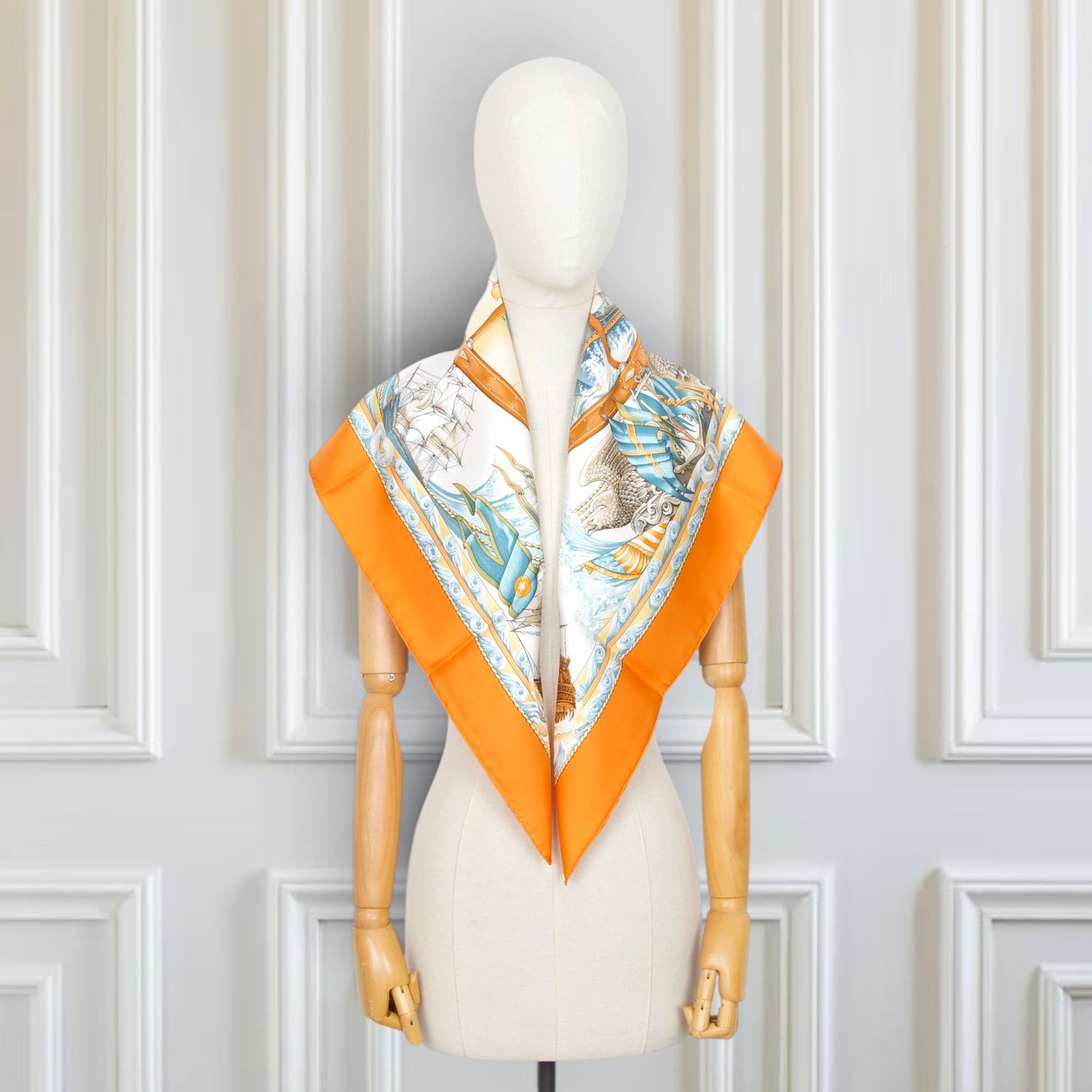 Hermès Foulards, Tücher & Schals: Hermès Carré "Vive le vent" orange – Gebraucht aus Binningen von Designerlabels 2